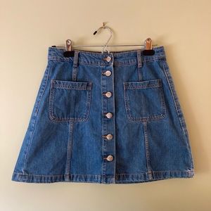 H&M mini jean skirt 💙💙💙 (MOVING CLEAR OUT!)
